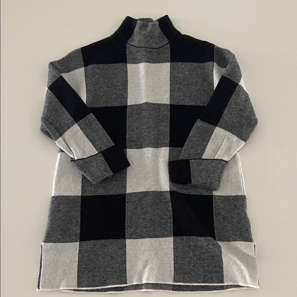 Max Studio Black and Gray Plaid Turtleneck Sweater